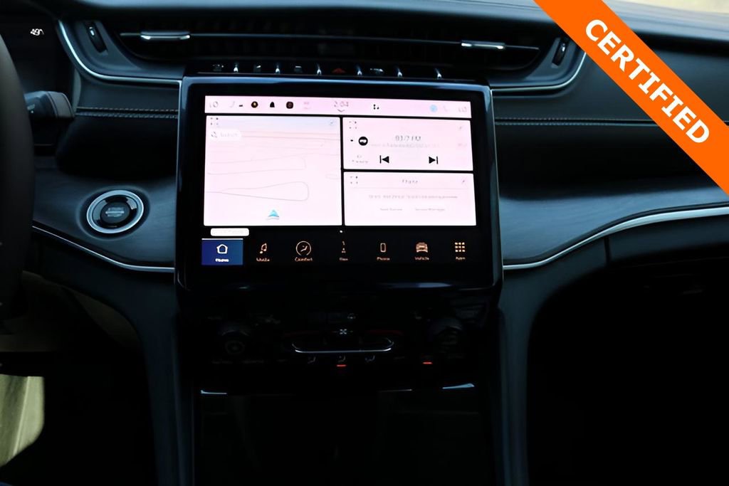 Used 2024 Jeep Grand Cherokee Limited image 22