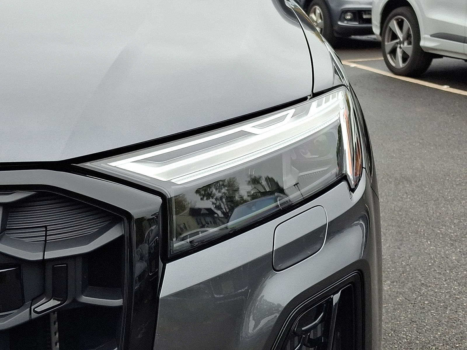 Used 2025 Audi SQ7 Premium Plus AWD/4WD image 34