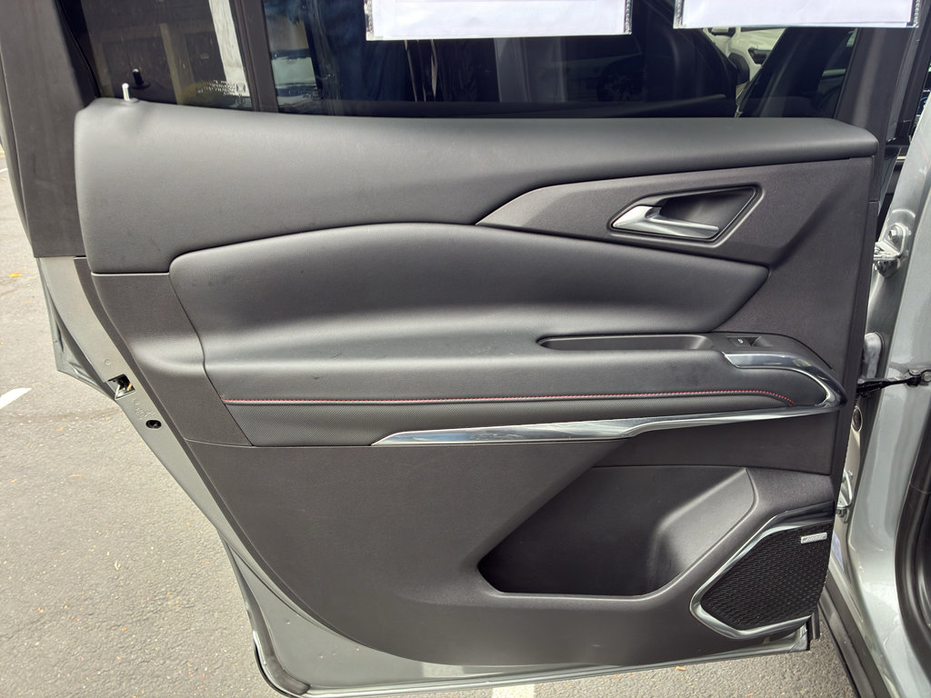 Used 2025 Chevrolet Traverse Z71 w/ Enhanced Driving Package AWD/4WD image 44