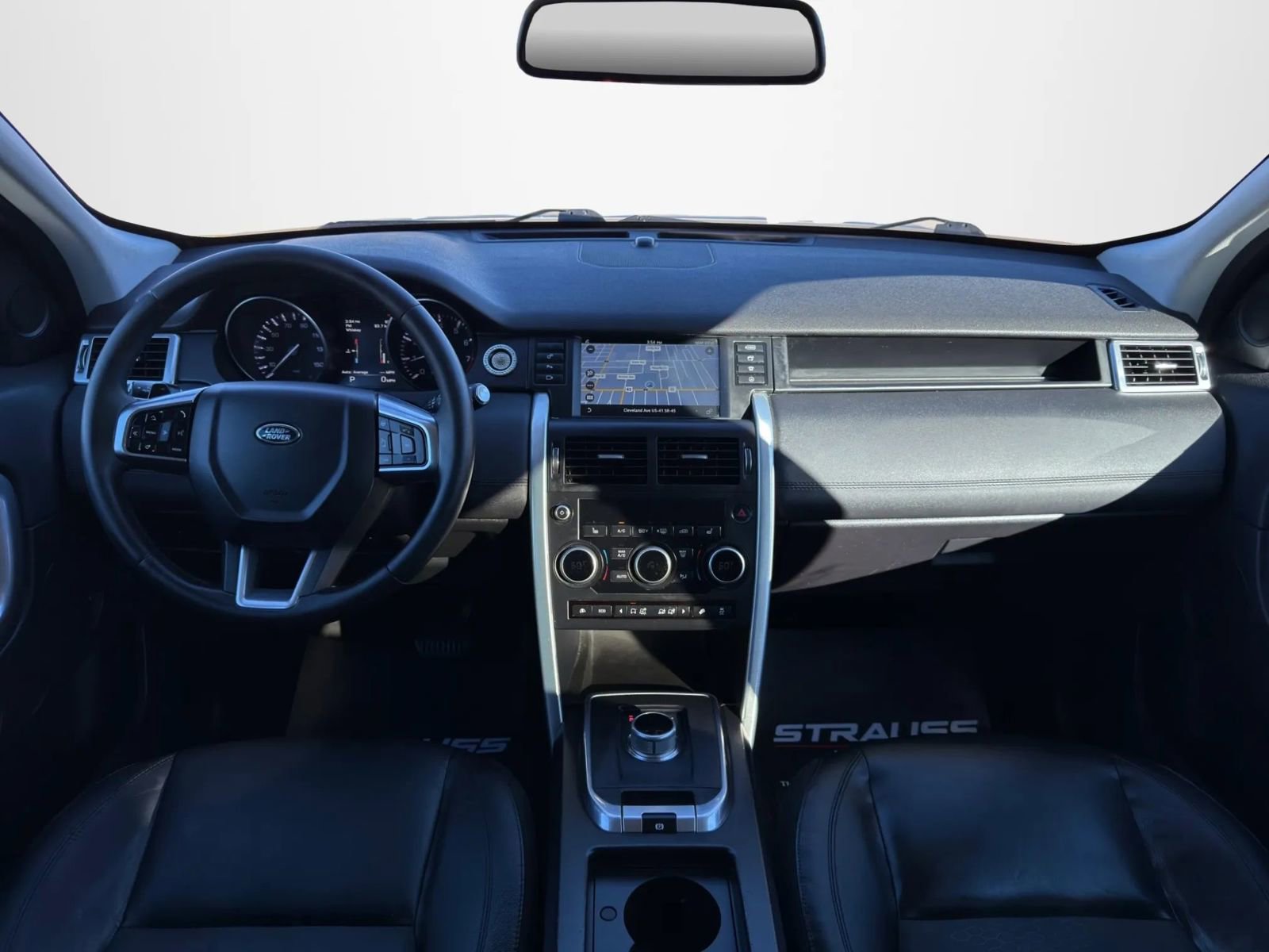 Used 2016 Land Rover Discovery Sport SE image 12