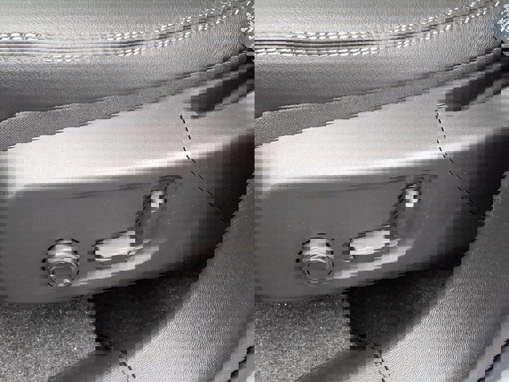 New 2026 Volvo XC40 B5 Core w/ Climate Package image 17