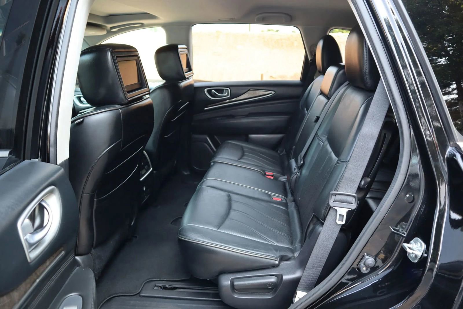 Used 2013 INFINITI JX35 AWD w/ Premium Pkg image 12