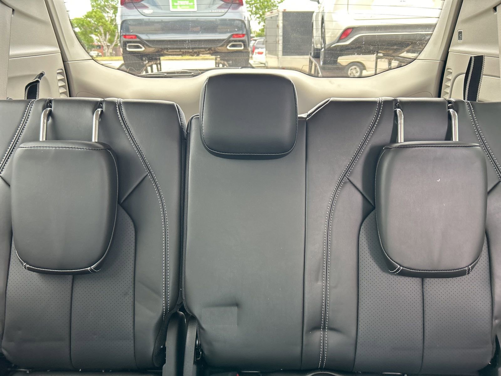 Certified 2023 Chrysler Pacifica Touring-L AWD/4WD image 11