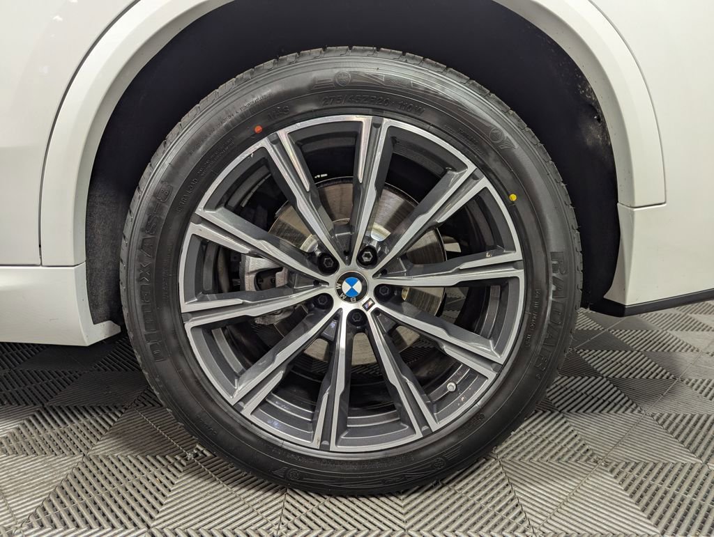 Used 2025 BMW X5 xDrive40i image 28