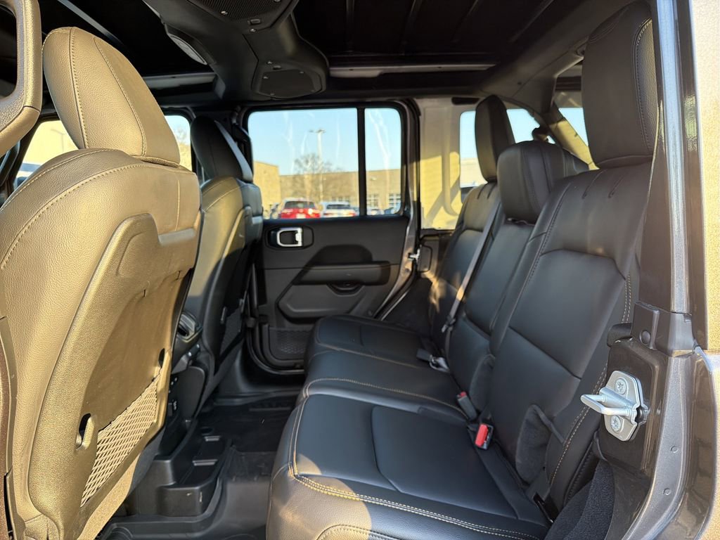 Used 2026 Jeep Wrangler Sahara image 14
