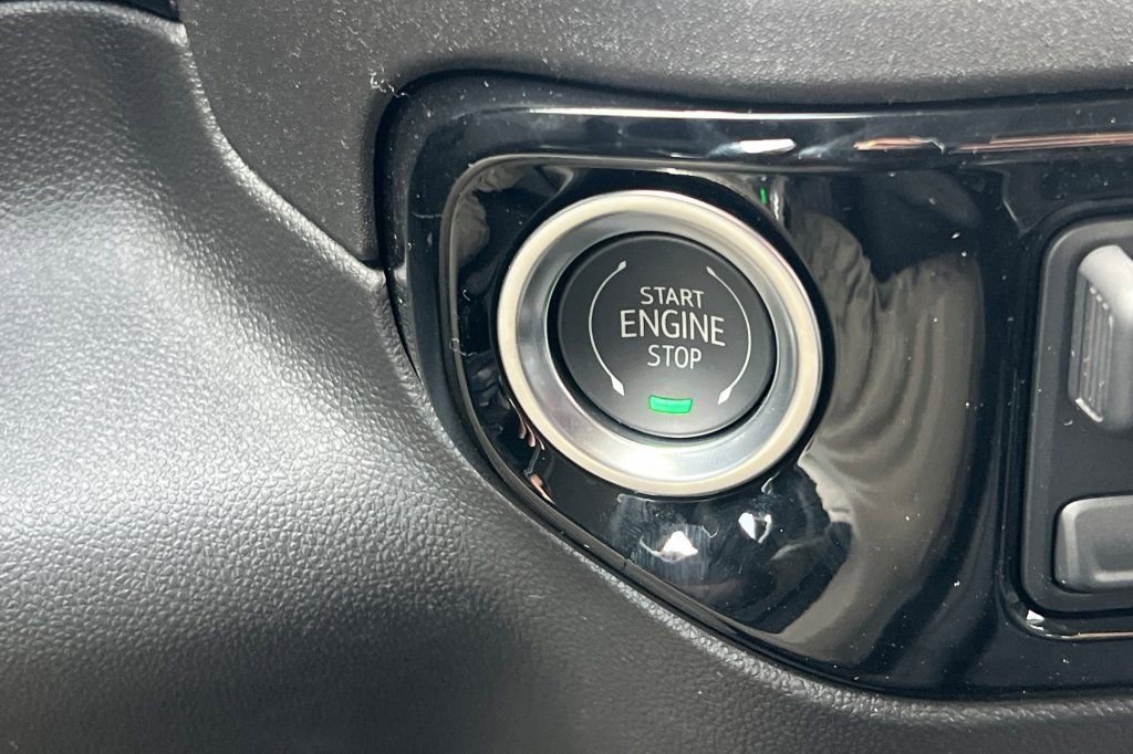 Used 2025 GMC Sierra 1500 Elevation image 19