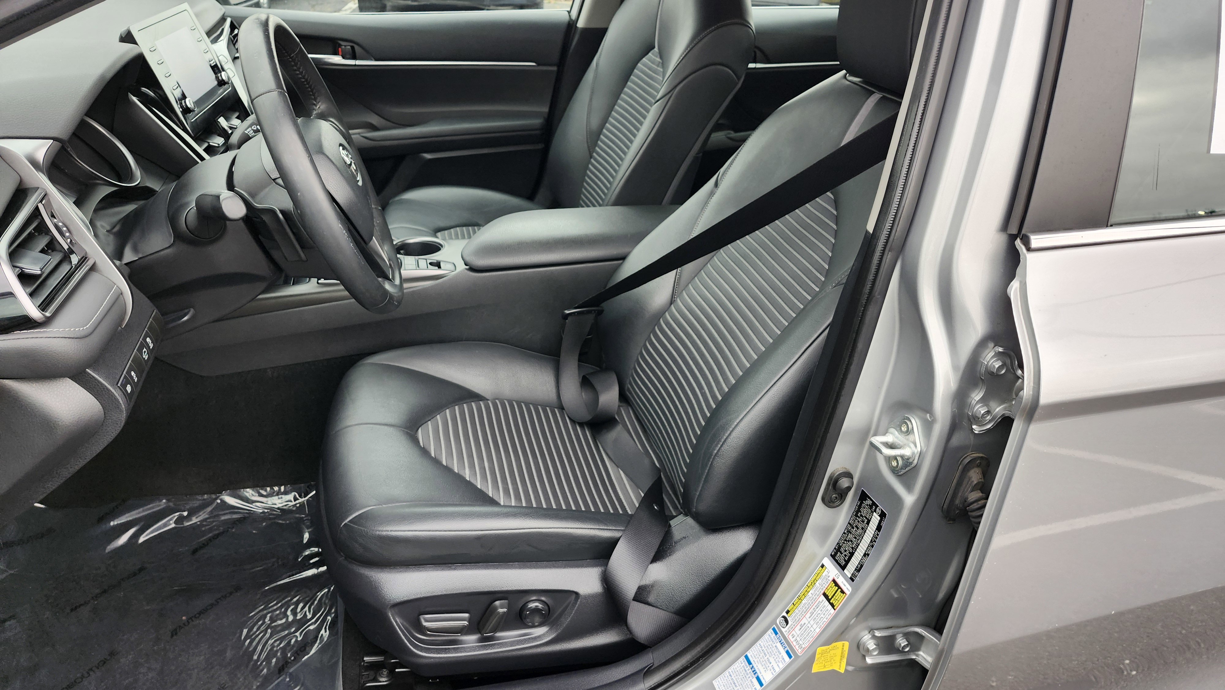 Used 2023 Toyota Camry SE image 24