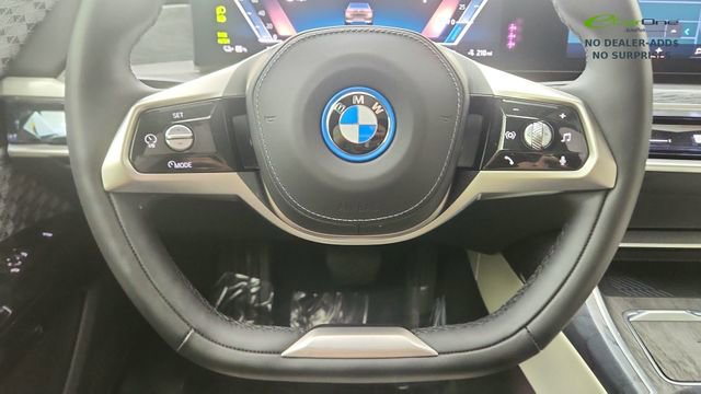 Used 2024 BMW i7 xDrive60 image 45