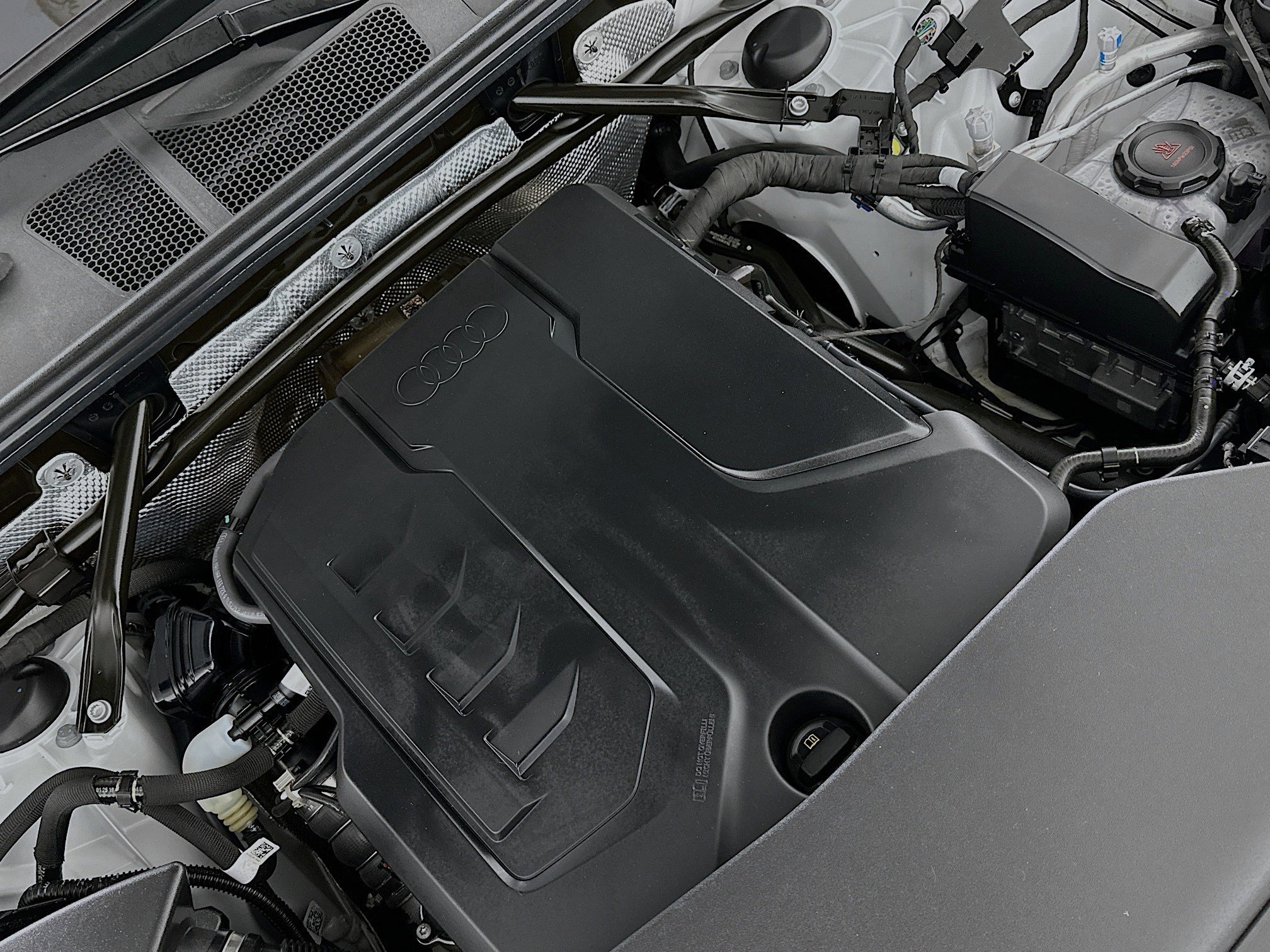 Used 2025 Audi Q5 Premium w/ Convenience Package image 32