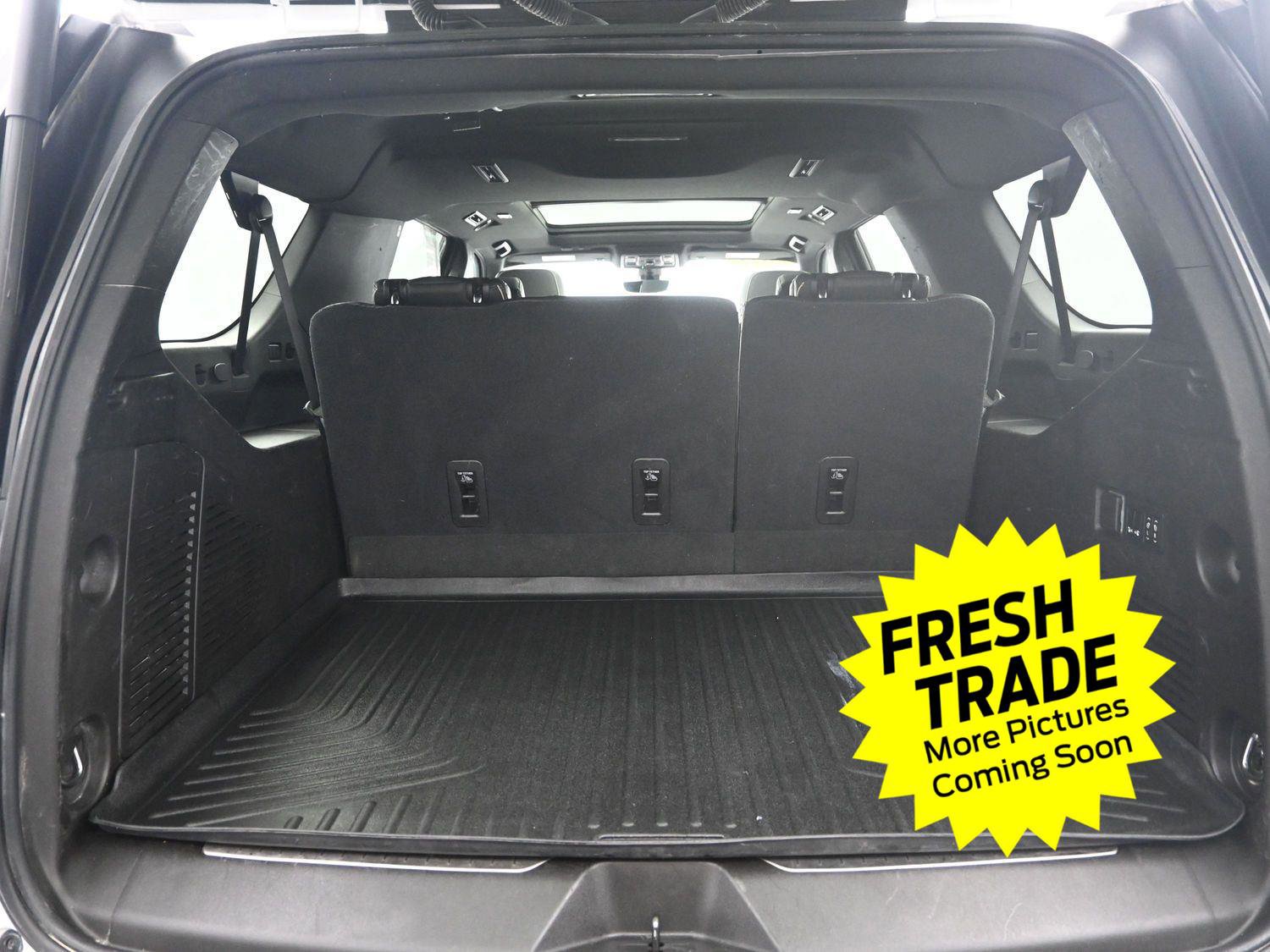 Used 2021 Chevrolet Suburban Premier w/ Premium Package image 19