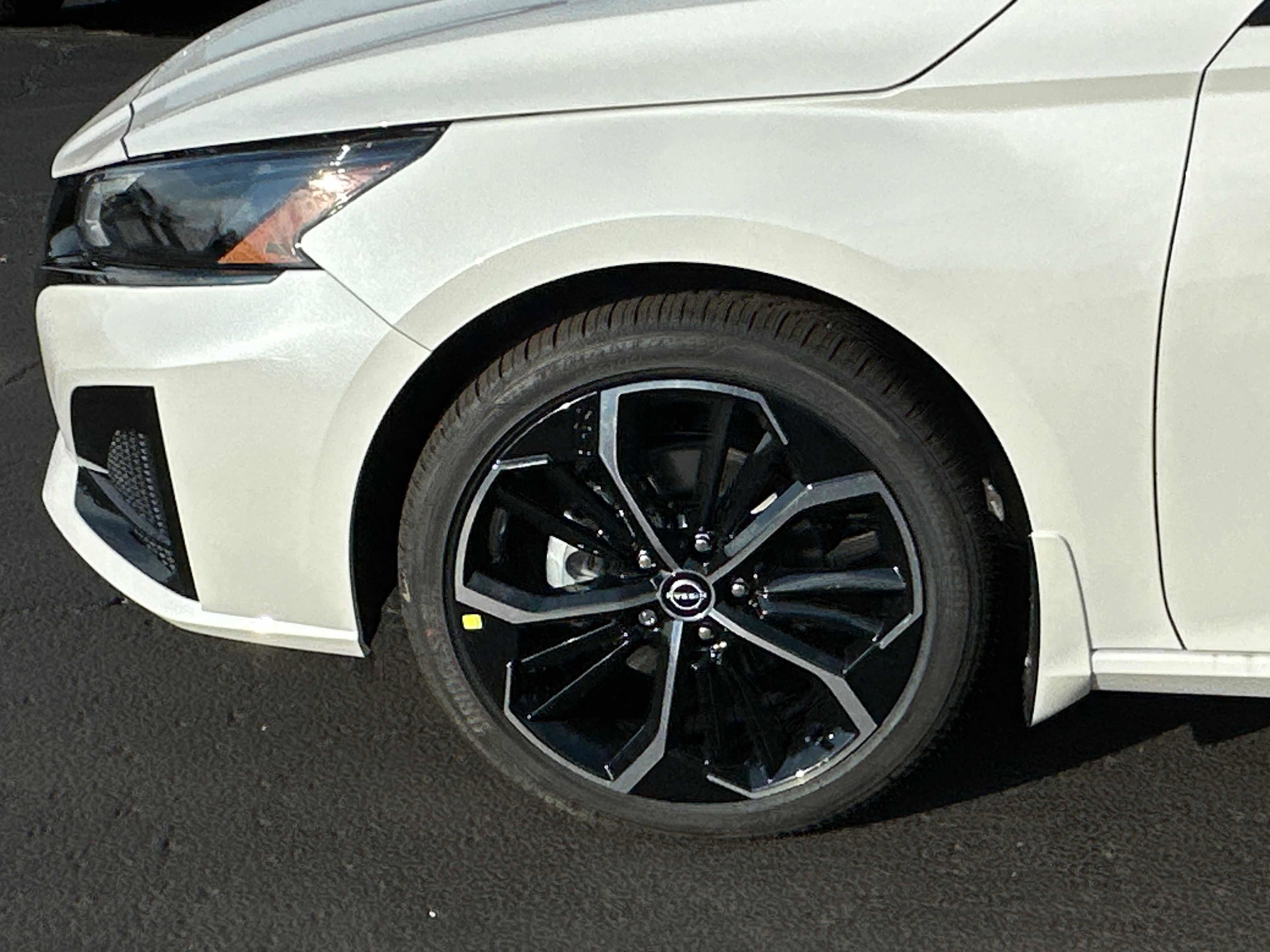 New 2025 Nissan Altima 2.5 SR w/ SR Premium Package image 9