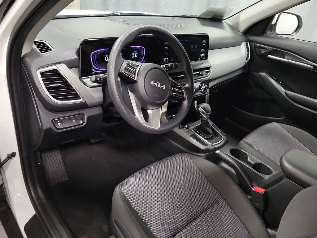 Used 2026 Kia Seltos LX FWD image 13