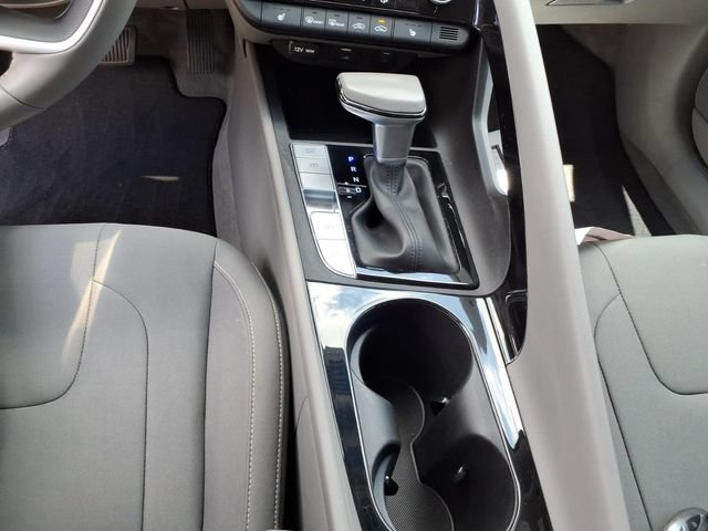 Certified 2025 Hyundai Elantra SEL FWD image 16