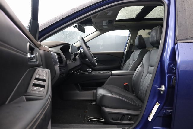 Used 2023 Nissan Rogue Platinum w/ Platinum Premium Package image 11