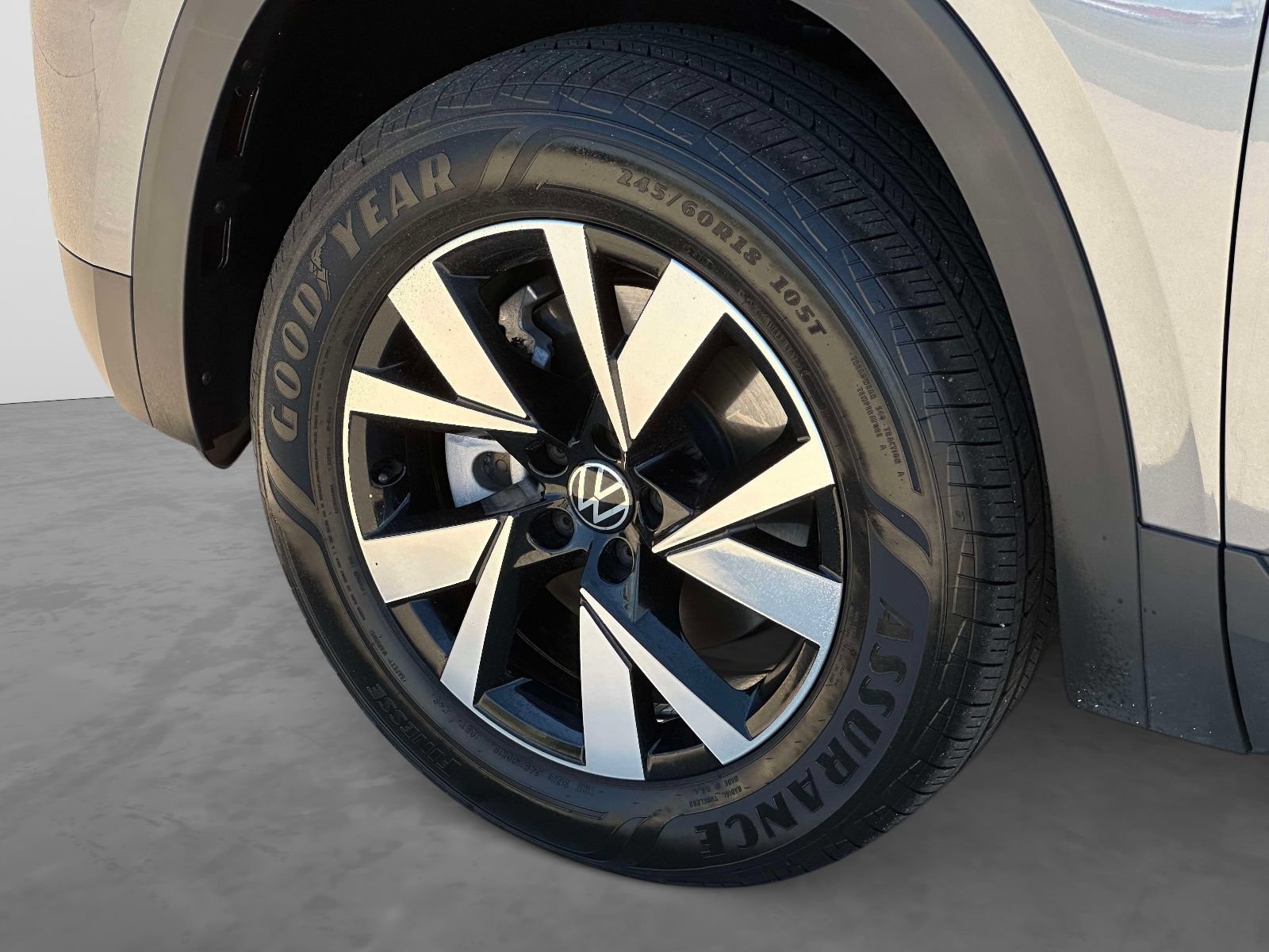Certified 2023 Volkswagen Atlas Cross Sport SE AWD/4WD image 7
