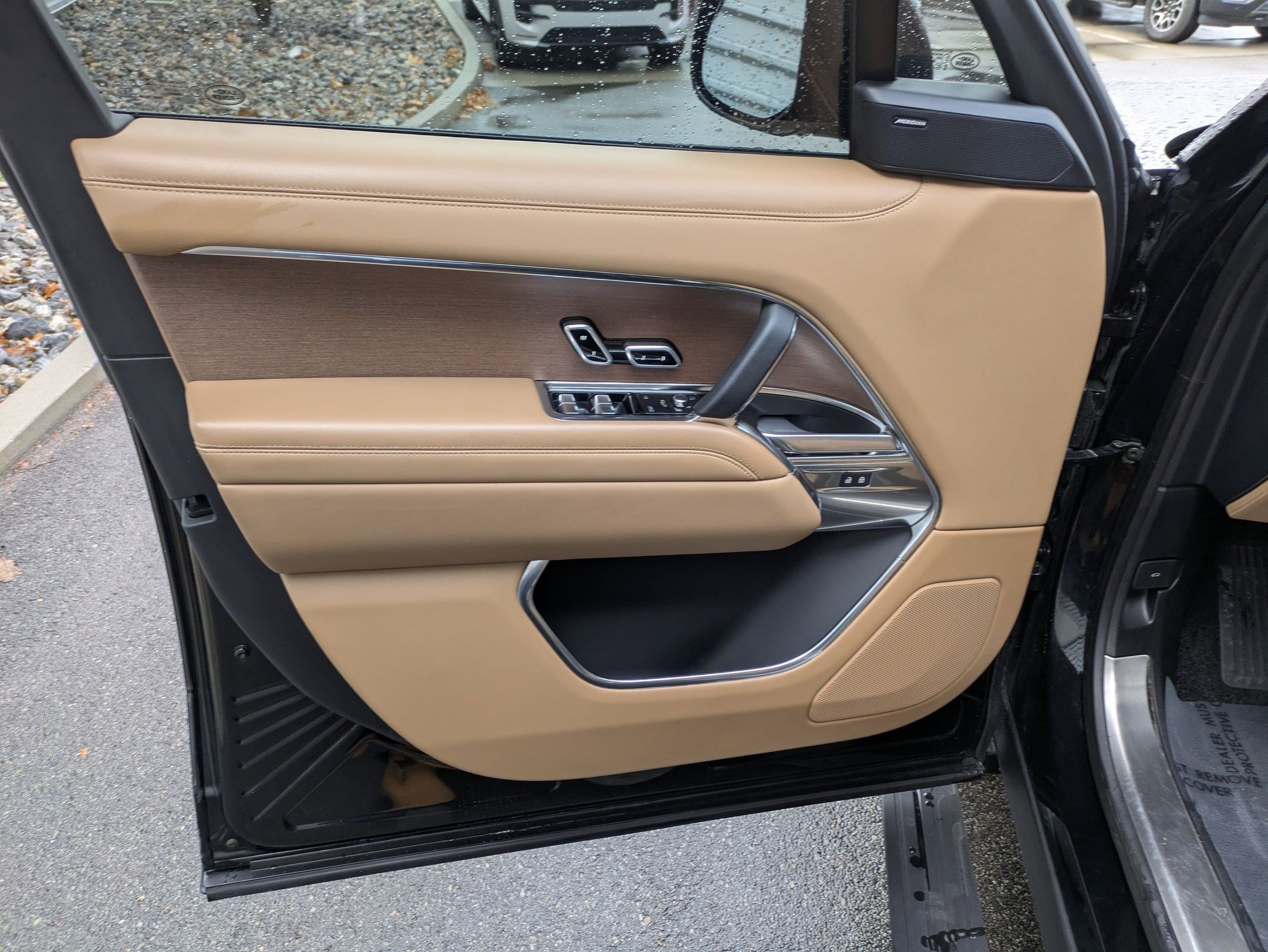 Certified 2023 Land Rover Range Rover SE image 14