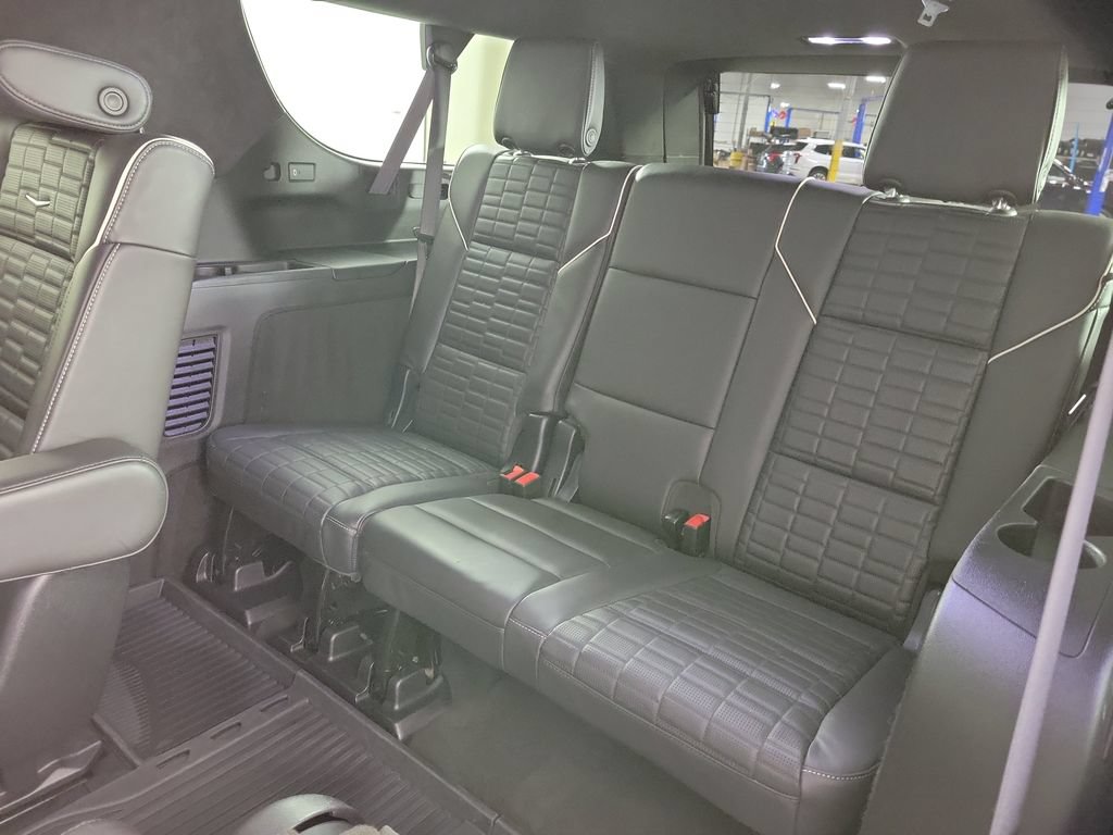 Certified 2025 Cadillac Escalade ESV Sport Platinum w/ LPO, Floor Liner Package AWD/4WD image 11