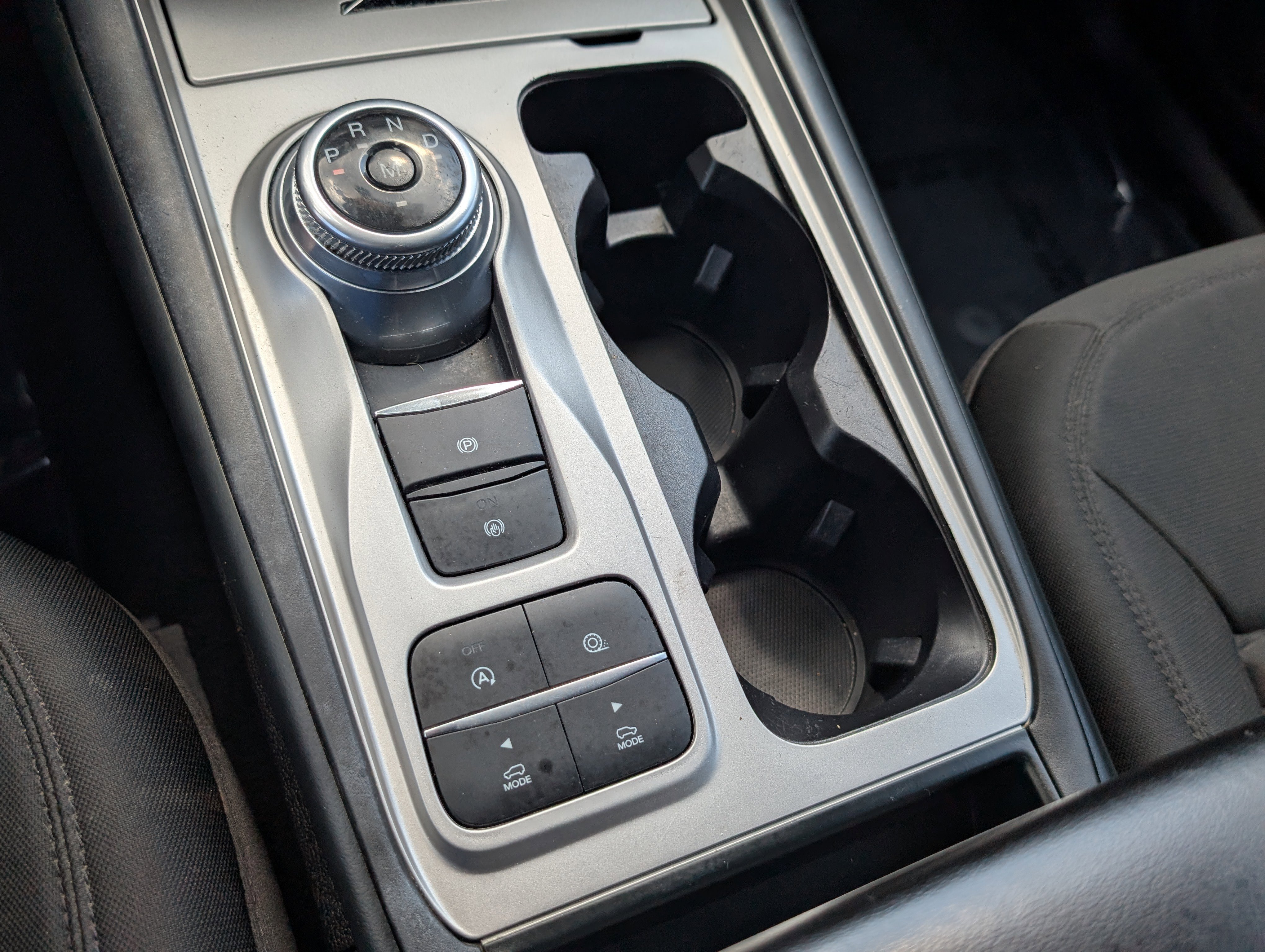 Used 2020 Ford Explorer XLT image 25