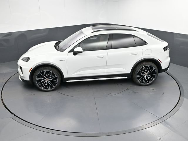 New 2024 Porsche Macan 4 Electric image 33