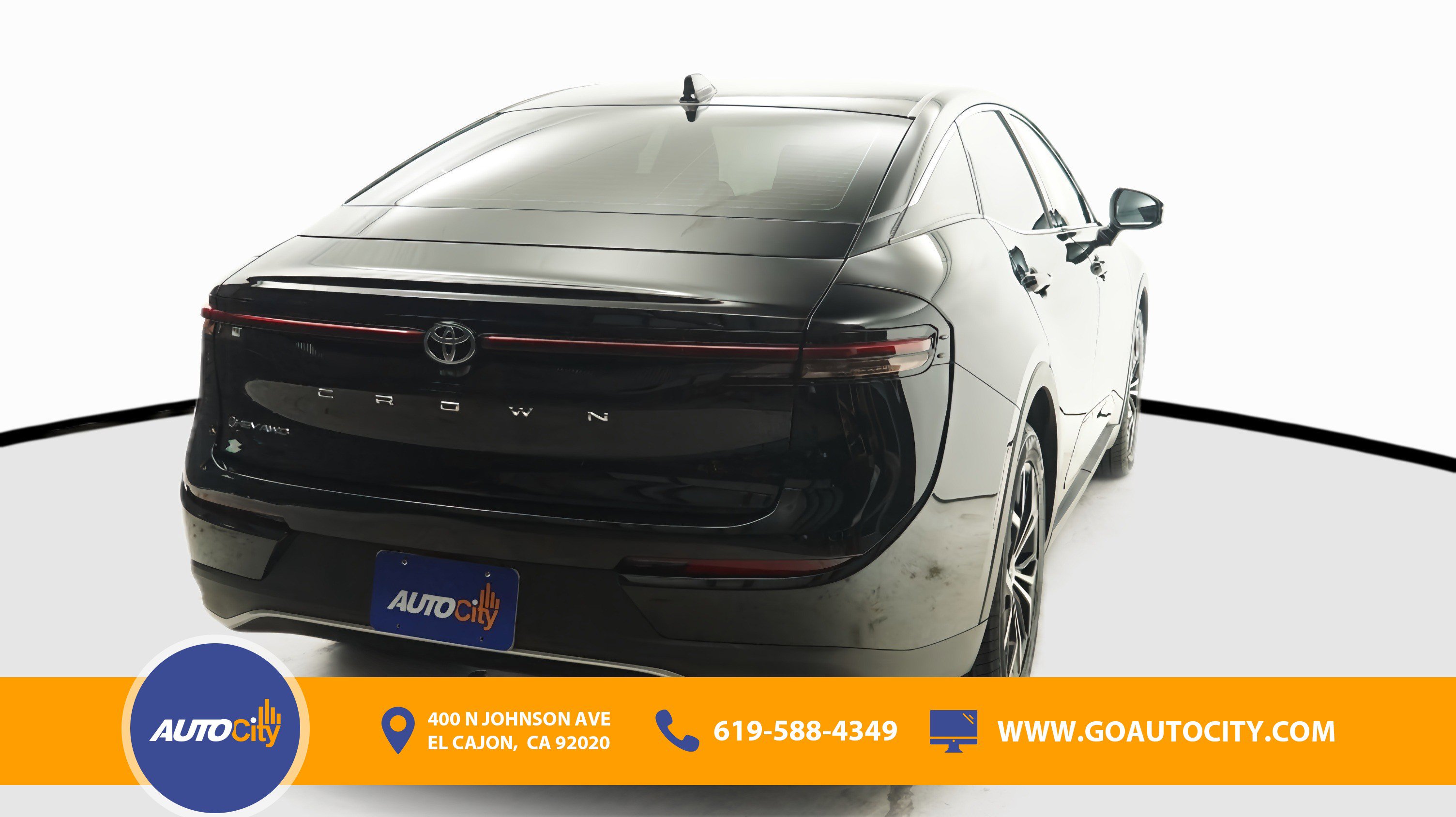 Used 2024 Toyota Crown XLE AWD/4WD image 10