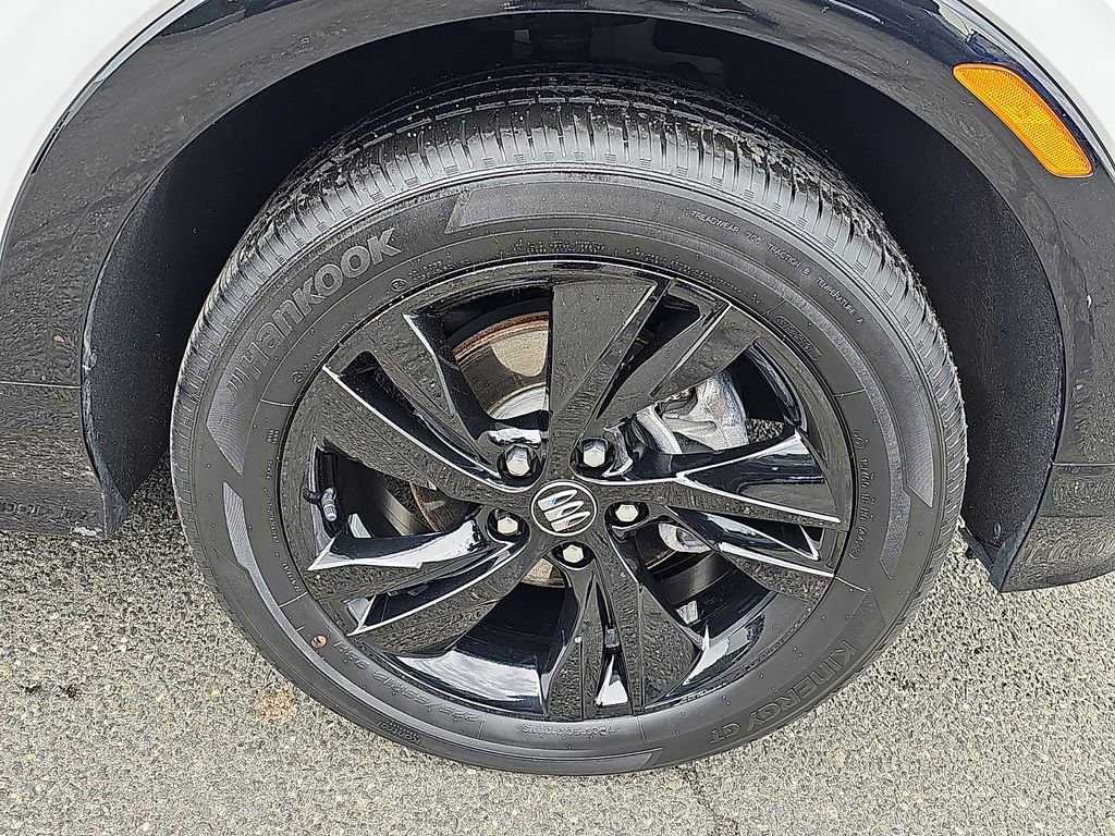 Used 2024 Buick Encore GX Sport Touring image 8