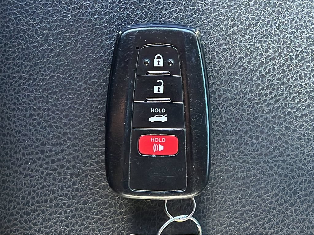 Used 2019 Toyota Camry LE w/ Convenience Package FWD image 22