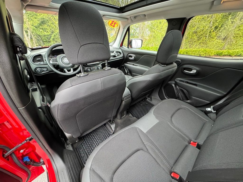 Used 2023 Jeep Renegade Altitude w/ Sun/Sound Group image 9