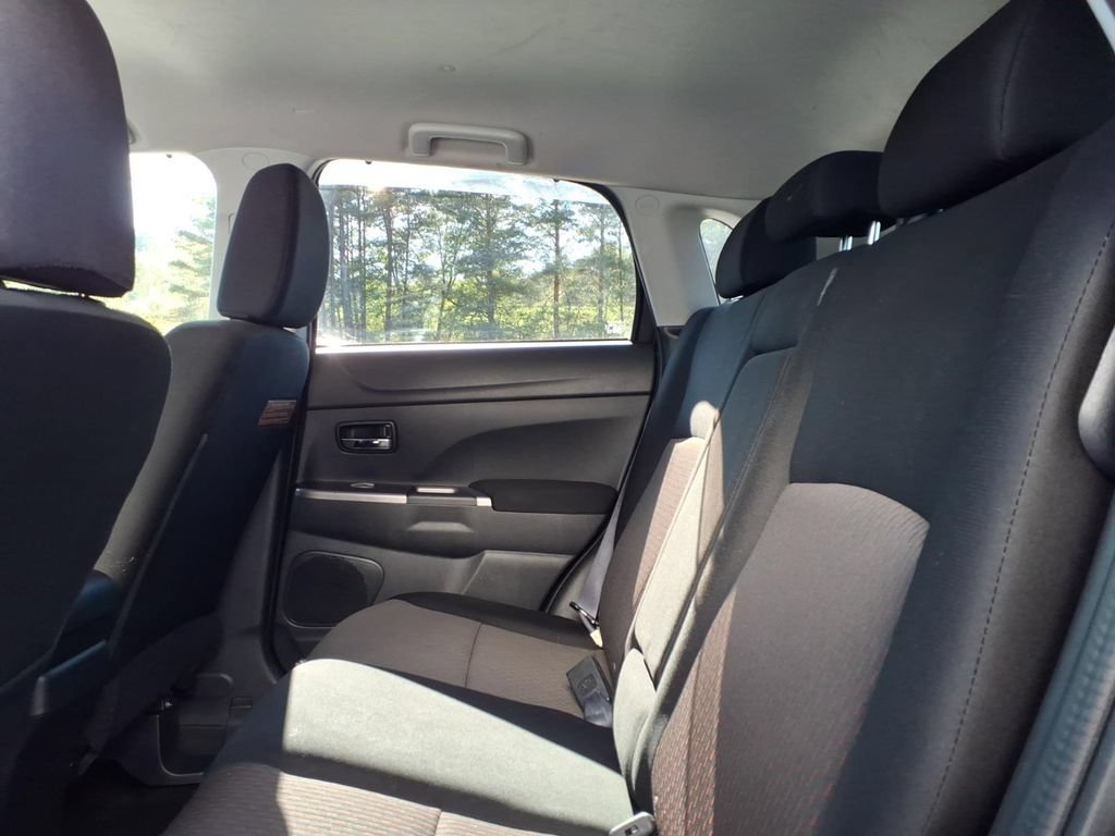 Used 2018 Mitsubishi Outlander Sport ES AWD/4WD image 9
