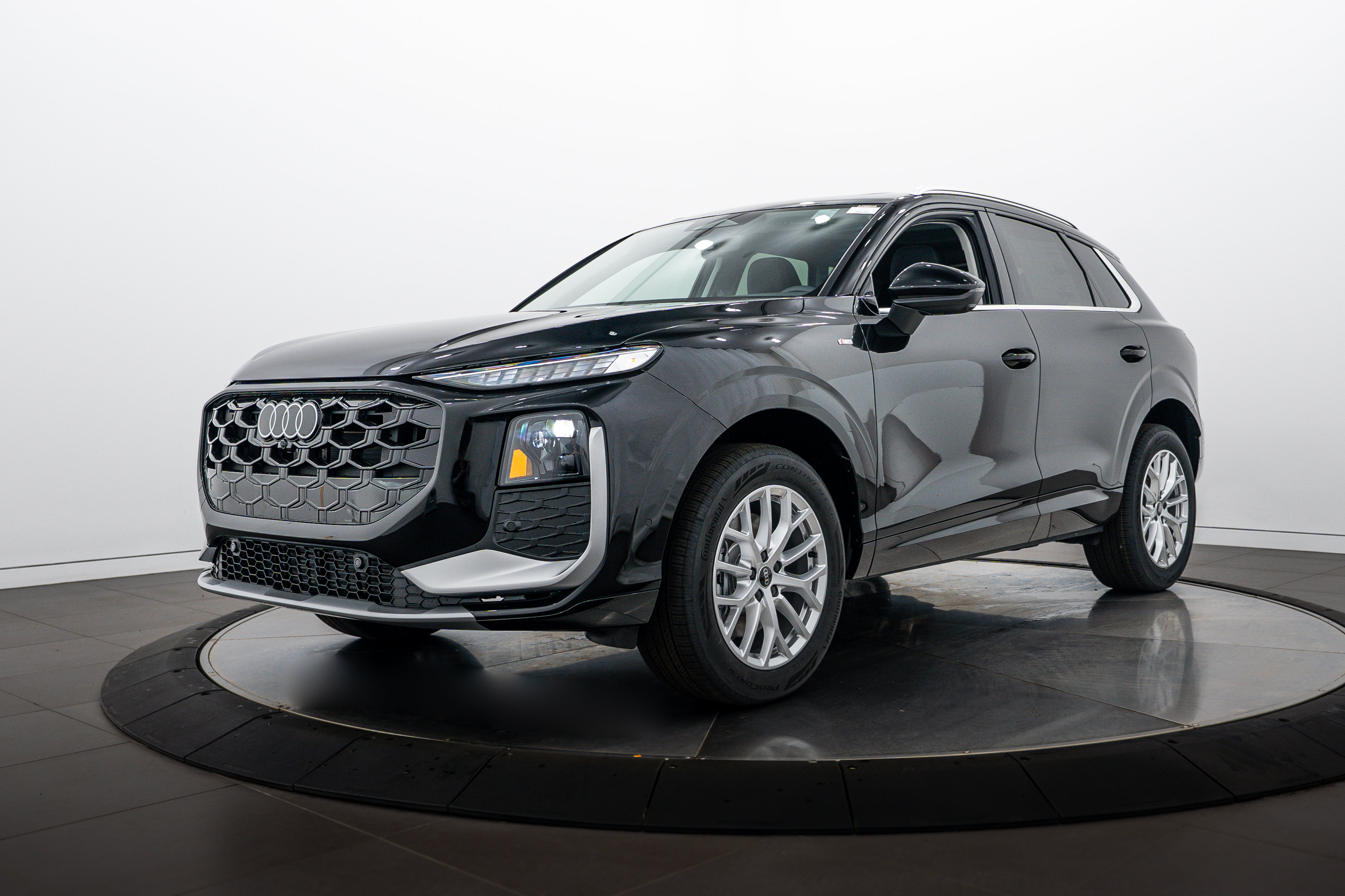 New 2026 Audi Q3 quattro 2.0T AWD/4WD image 7