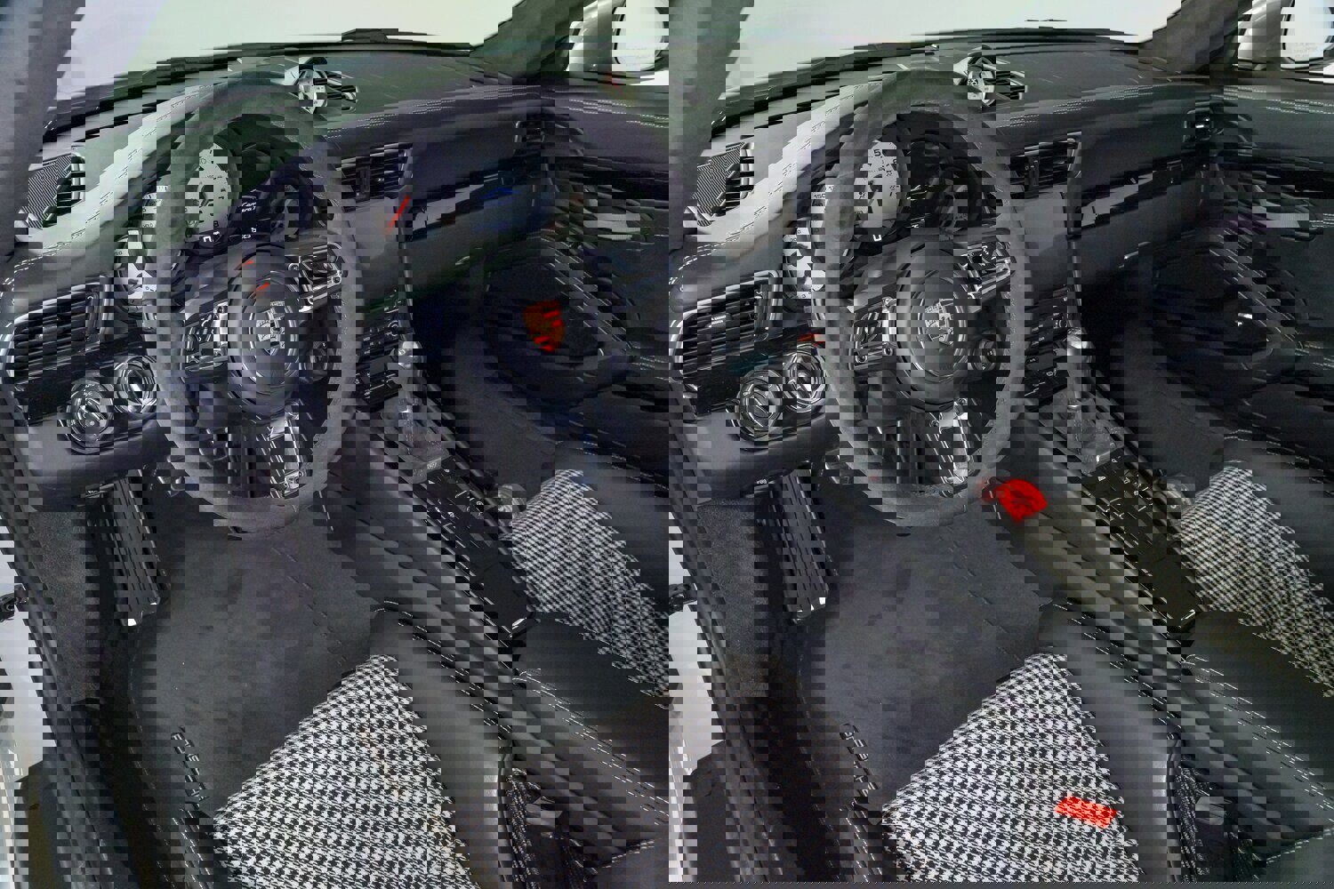 Used 2018 Porsche 911 Carrera T w/ Carrera T Interior Package image 21