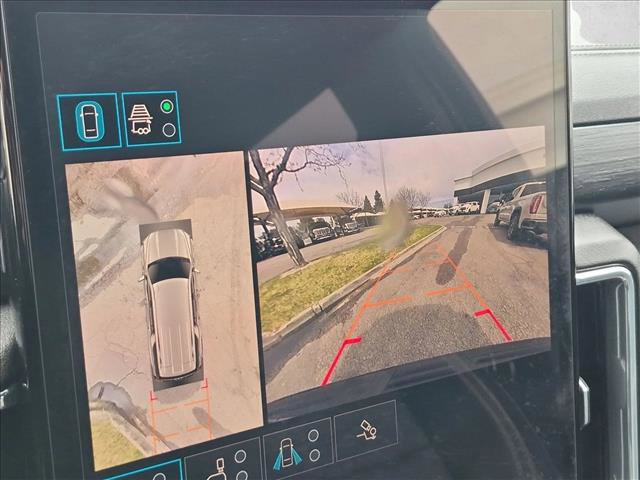 Used 2025 GMC Yukon XL Denali AWD/4WD image 23