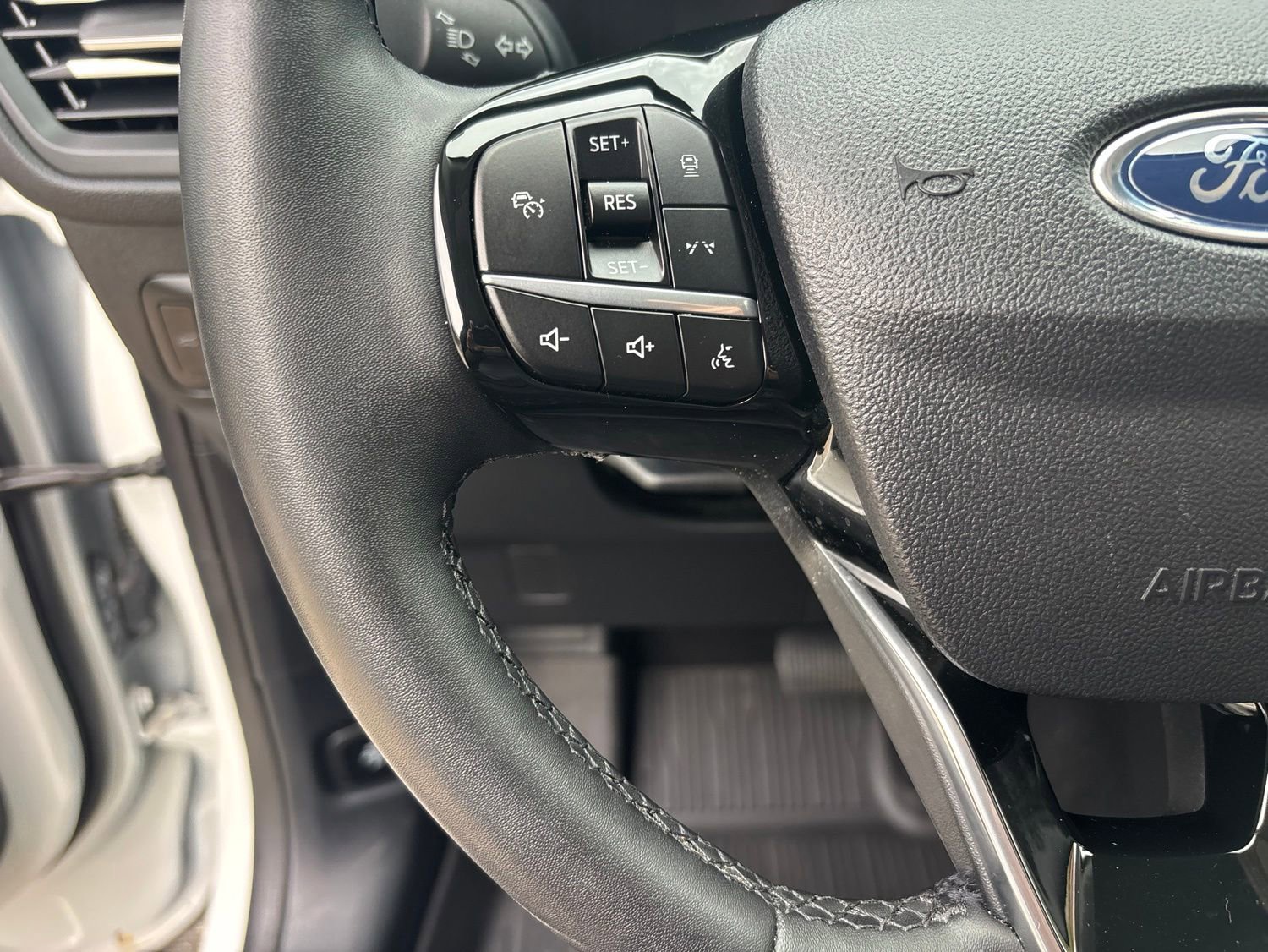 Used 2023 Ford Escape Active w/ Tech Pack #1 AWD/4WD image 18