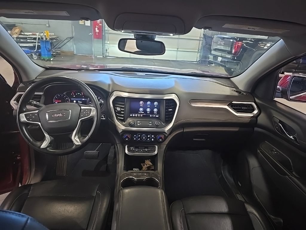 Used 2023 GMC Acadia SLT AWD/4WD image 2