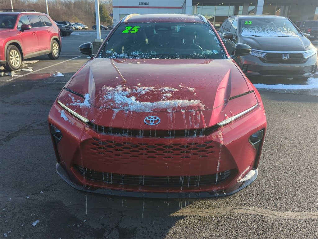 Used 2025 Toyota Crown Signia image 3