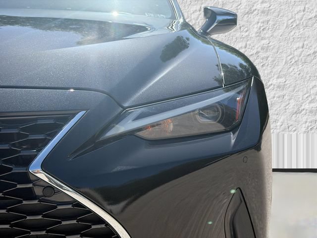Used 2021 Lexus IS 300 w/ Comfort Package RWD image 9