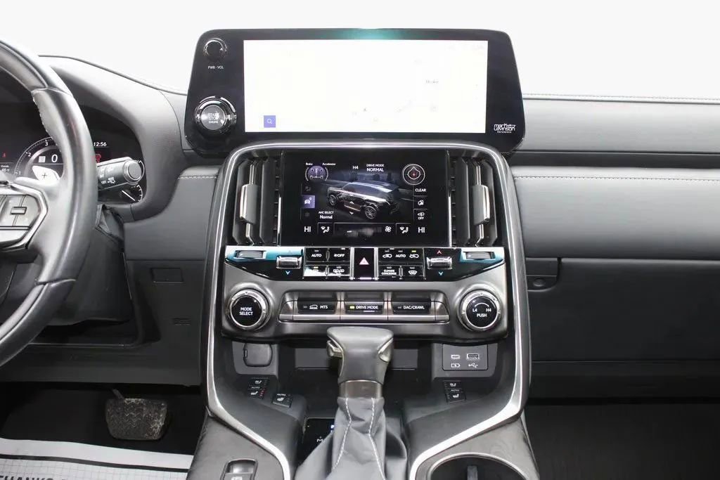 Used 2023 Lexus LX 600 4WD w/ Appearance Package image 34