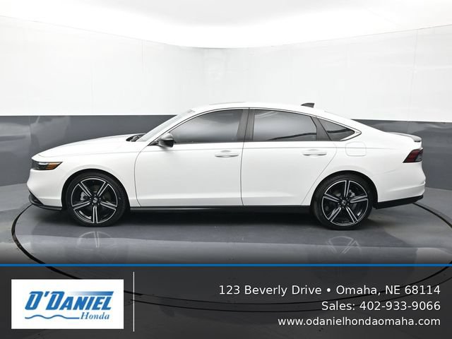 Used 2025 Honda Accord Sport image 2