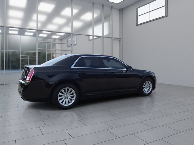 Used 2014 Chrysler 300 RWD image 8