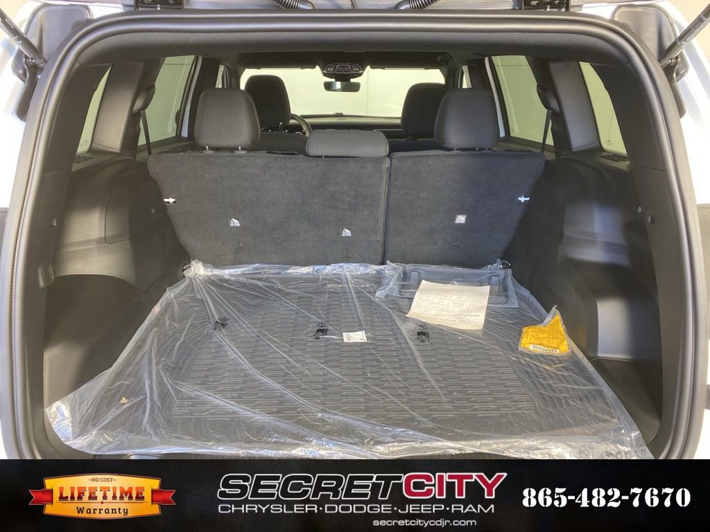 New 2026 Jeep Cherokee Laredo image 29