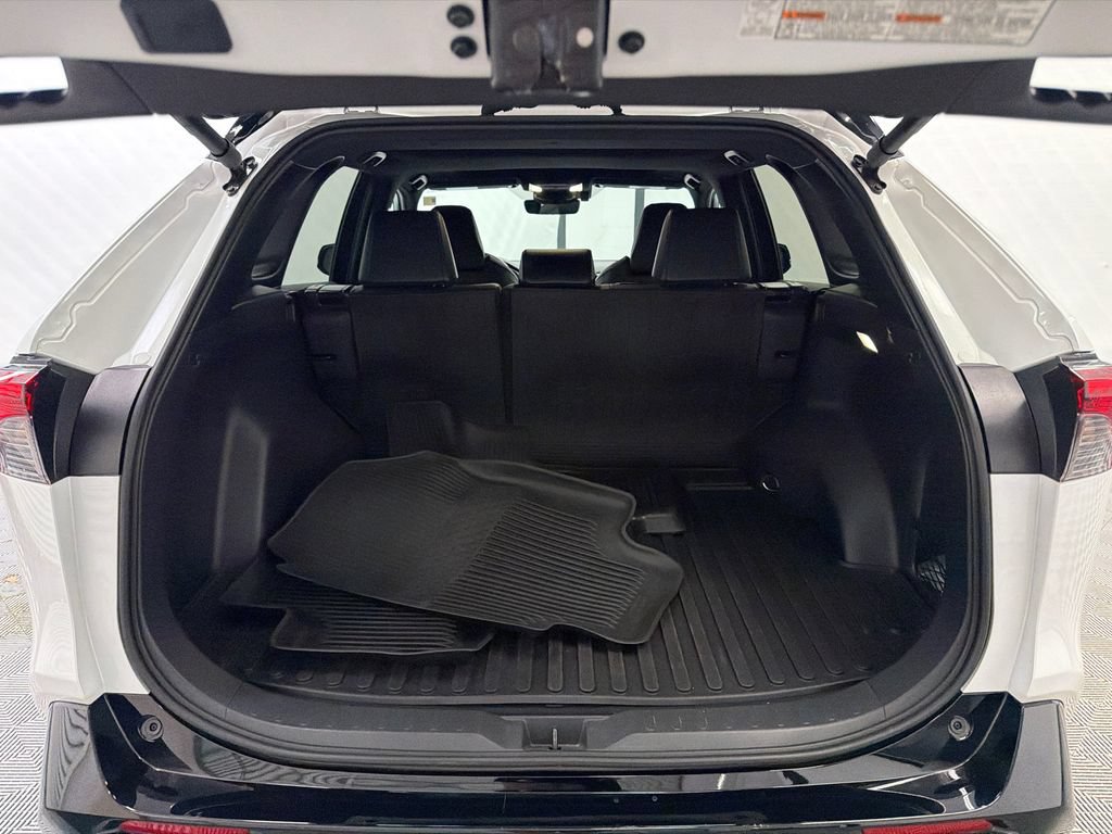 Used 2024 Toyota RAV4 XSE w/ Weather Package AWD/4WD image 19