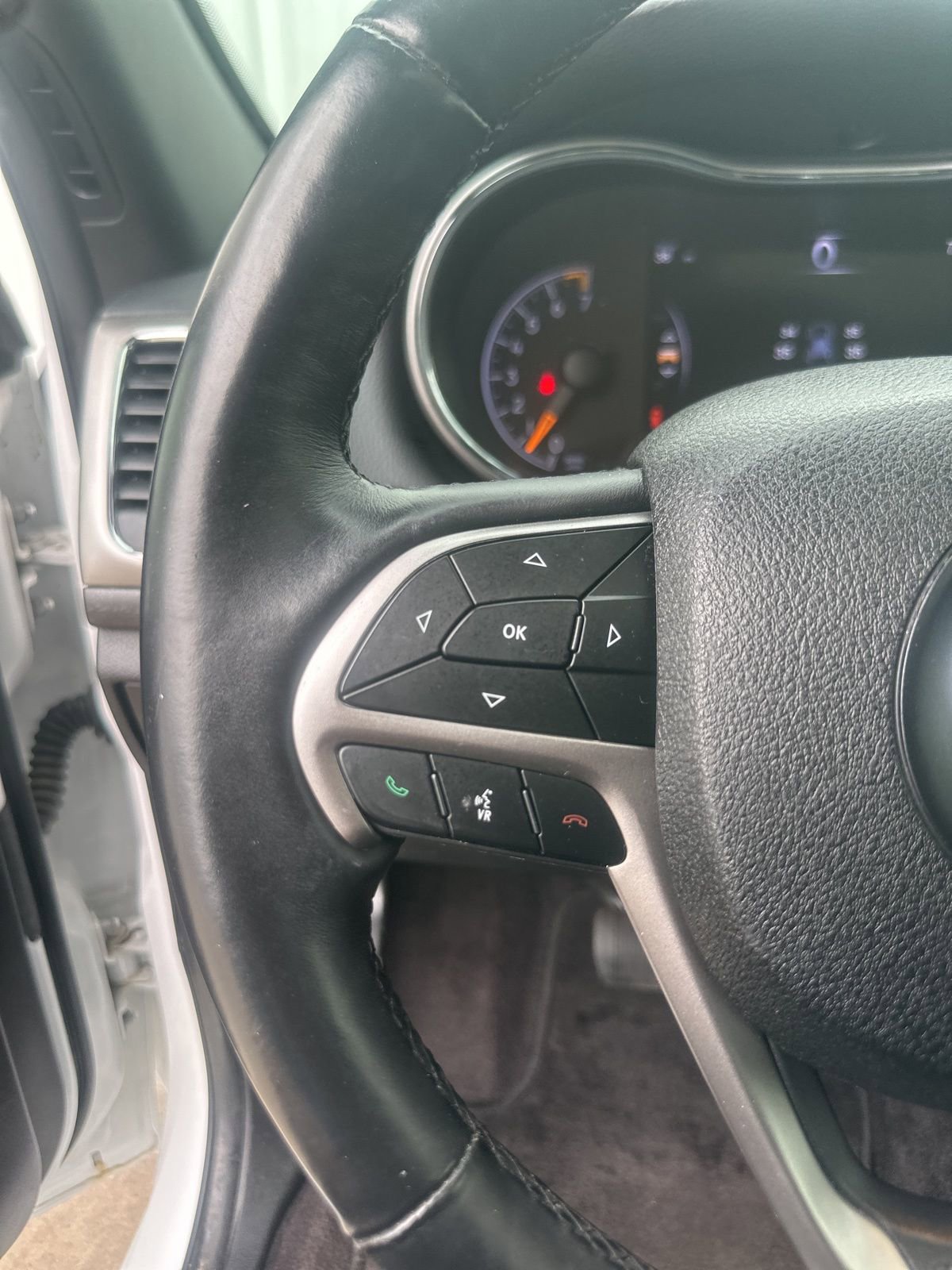 Used 2018 Jeep Grand Cherokee Altitude RWD image 20