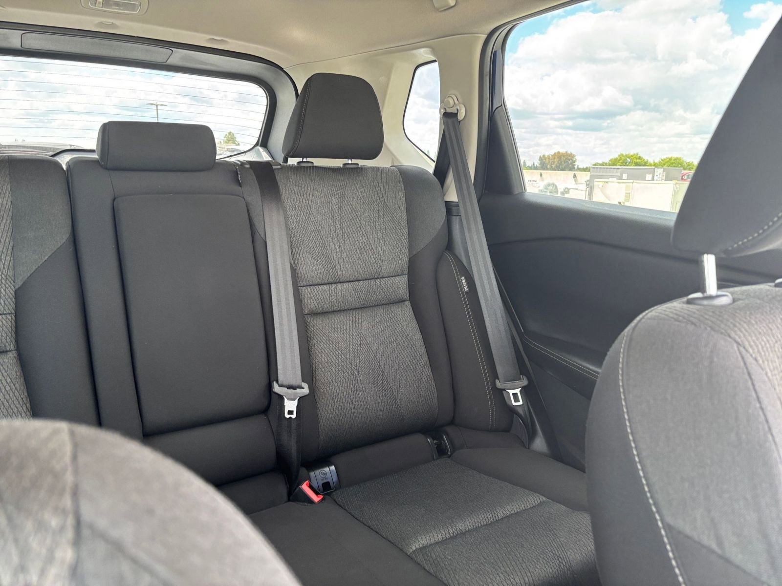 Used 2025 Nissan Rogue SV FWD image 38
