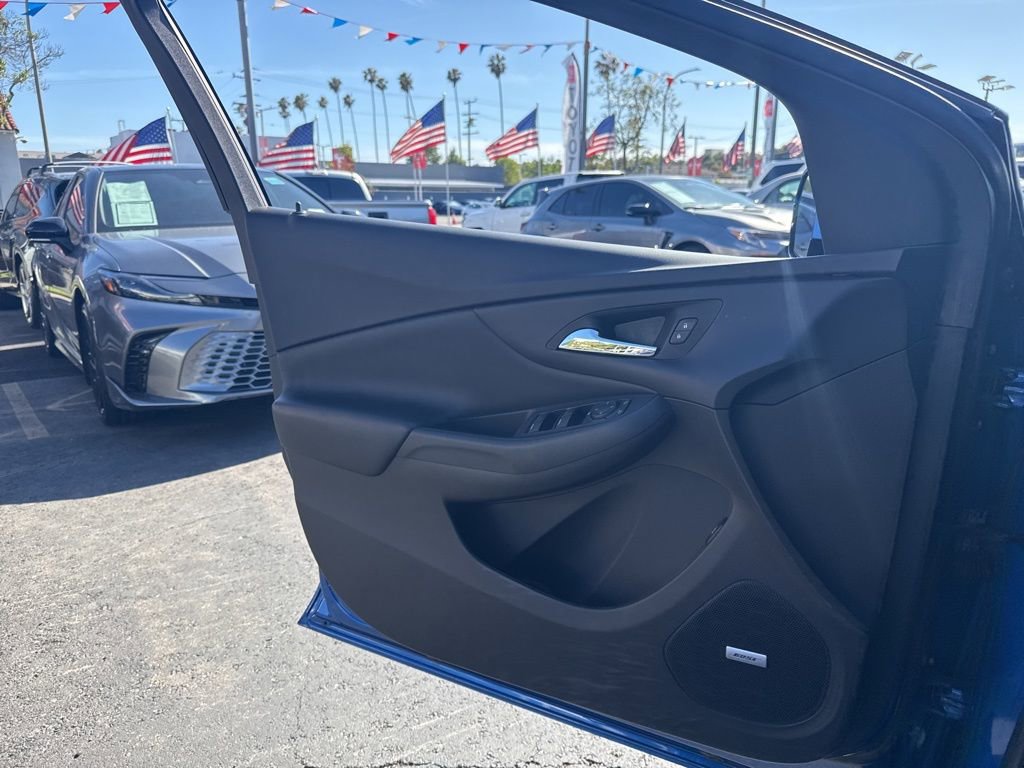 Used 2017 Chevrolet Volt Premier w/ Driver Confidence II Package image 17