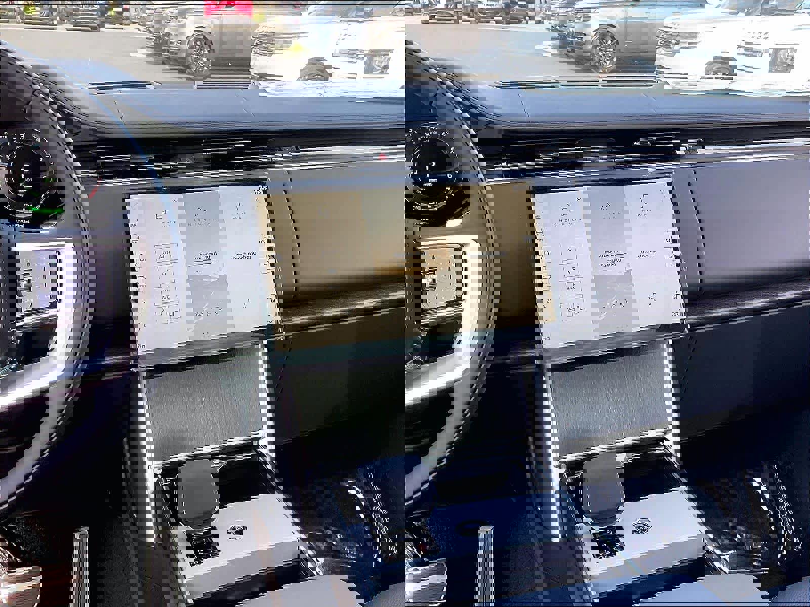 New 2025 Land Rover Range Rover SE image 9