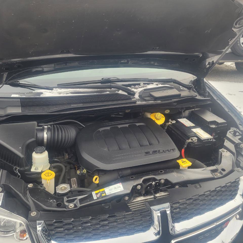 Used 2019 Dodge Grand Caravan SE w/ UConnect Hands-Free Group image 32