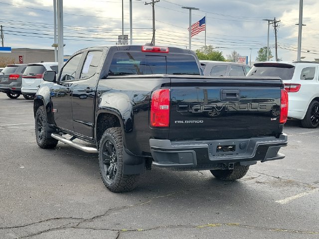 Certified 2022 Chevrolet Colorado Z71 w/ Z71 Midnight Edition AWD/4WD image 4