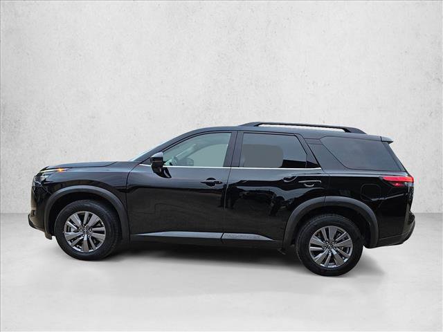 Used 2025 Nissan Pathfinder SV image 9