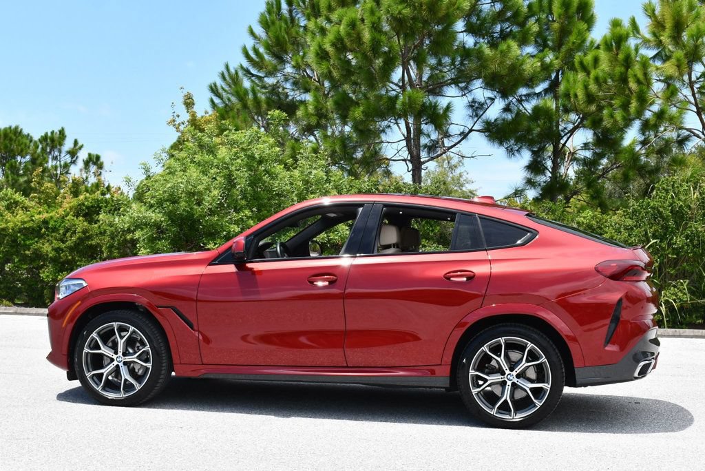 Used 2022 BMW X6 xDrive40i w/ Executive Package AWD/4WD image 4