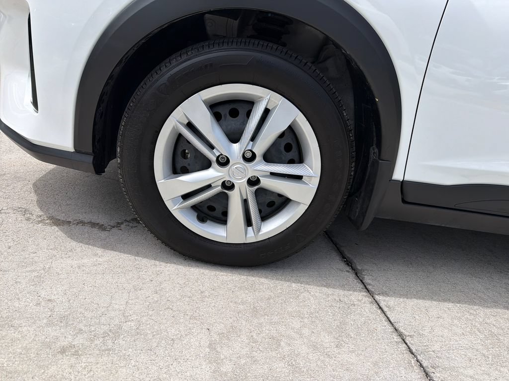 Certified 2025 Nissan Kicks Play S FWD image 11