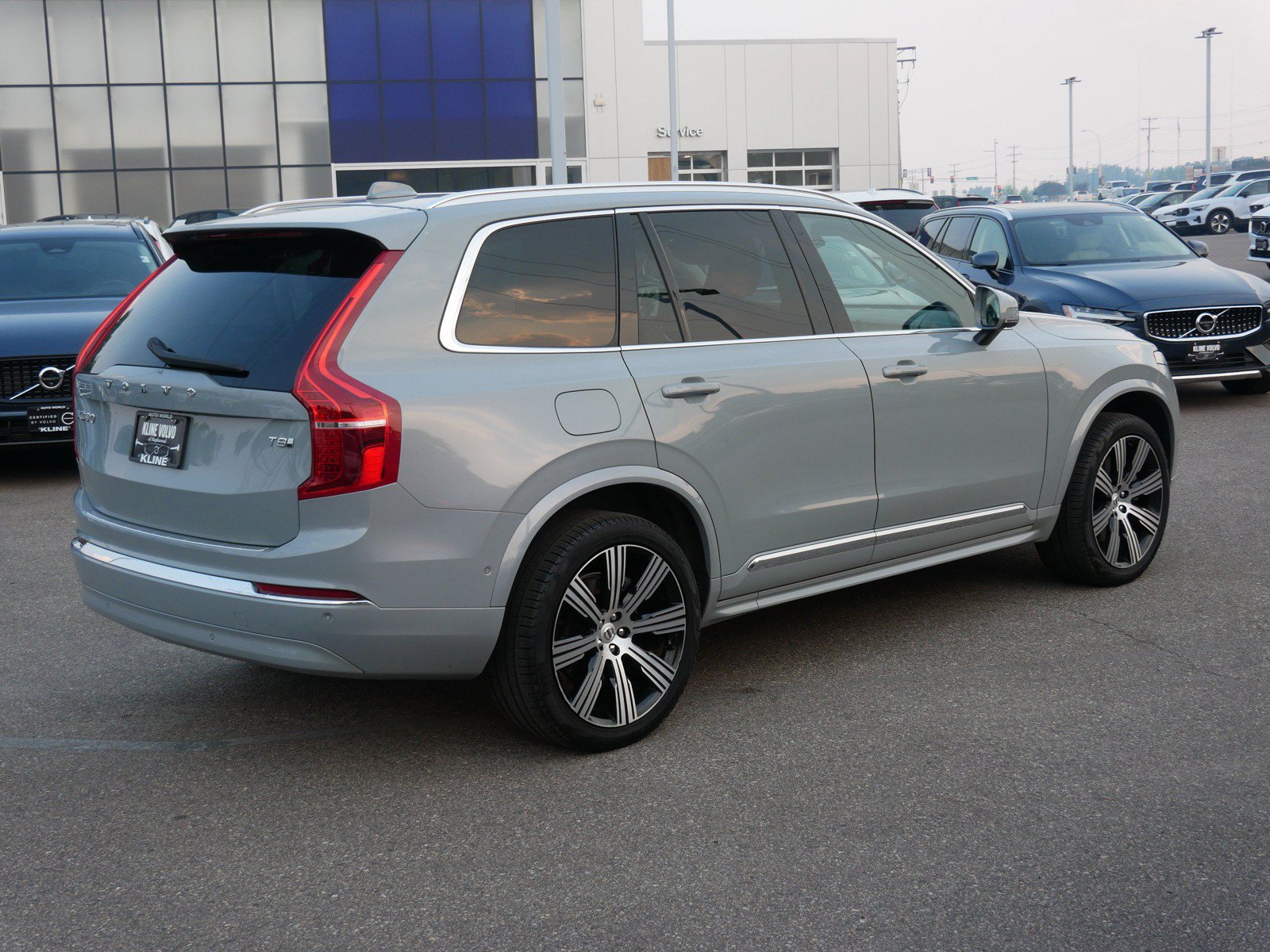 Certified 2025 Volvo XC90 T8 Plus w/ Protection Package Premier AWD/4WD image 7